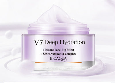 Crystal Clear And Moisturizing V7 Makeup Cream Moisturizing And Brightening The Complexion